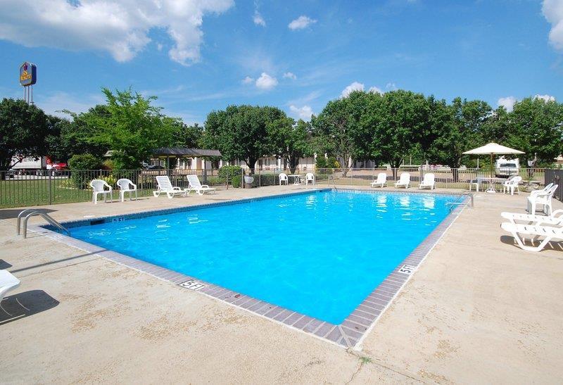 Red Roof Inn フォレスト・シティ 設備 写真