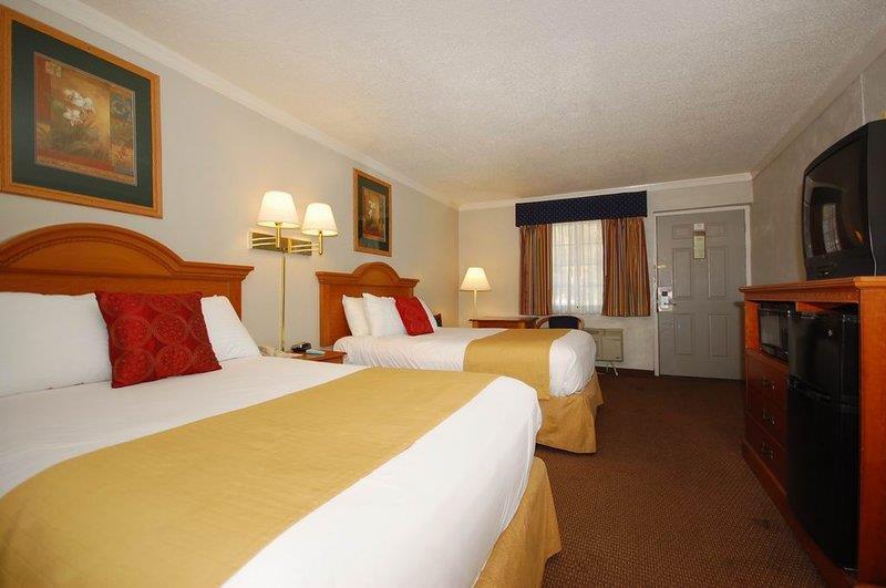 Red Roof Inn フォレスト・シティ 部屋 写真